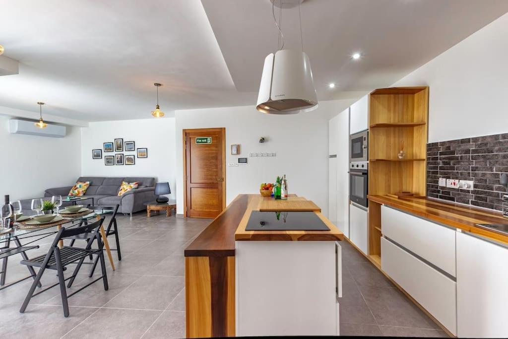 Elegant 2br Close To And Paceville *